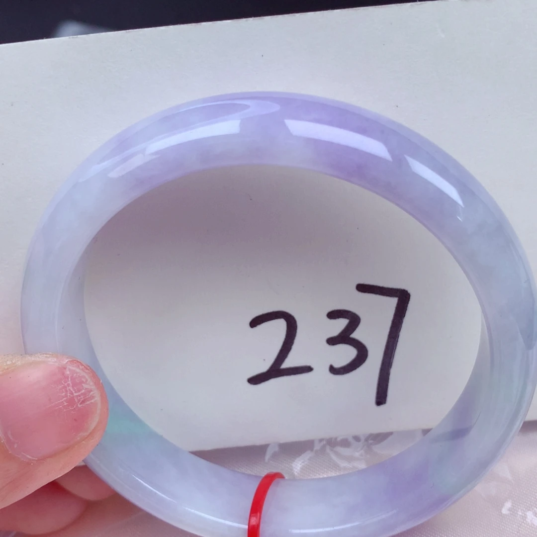 翡翠手镯未镶嵌翡翠