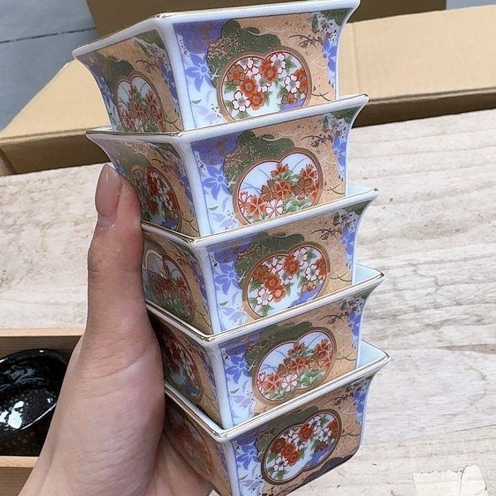 小*瓷器。  瓷器。