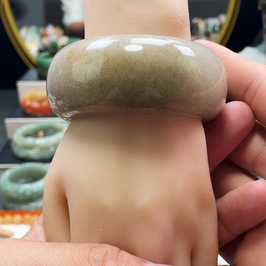 石英质玉手镯未镶嵌