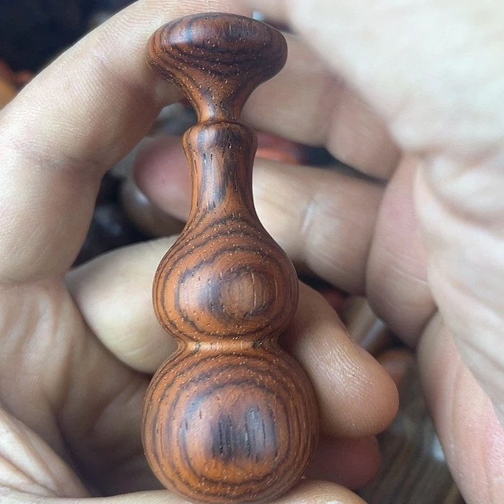 微凹黄檀（南美大红酸枝）