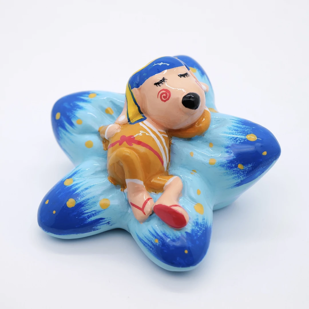 PM 王甜心工作室《沙发小狗》摆件石膏，仅一件（非王甜心本人绘画）