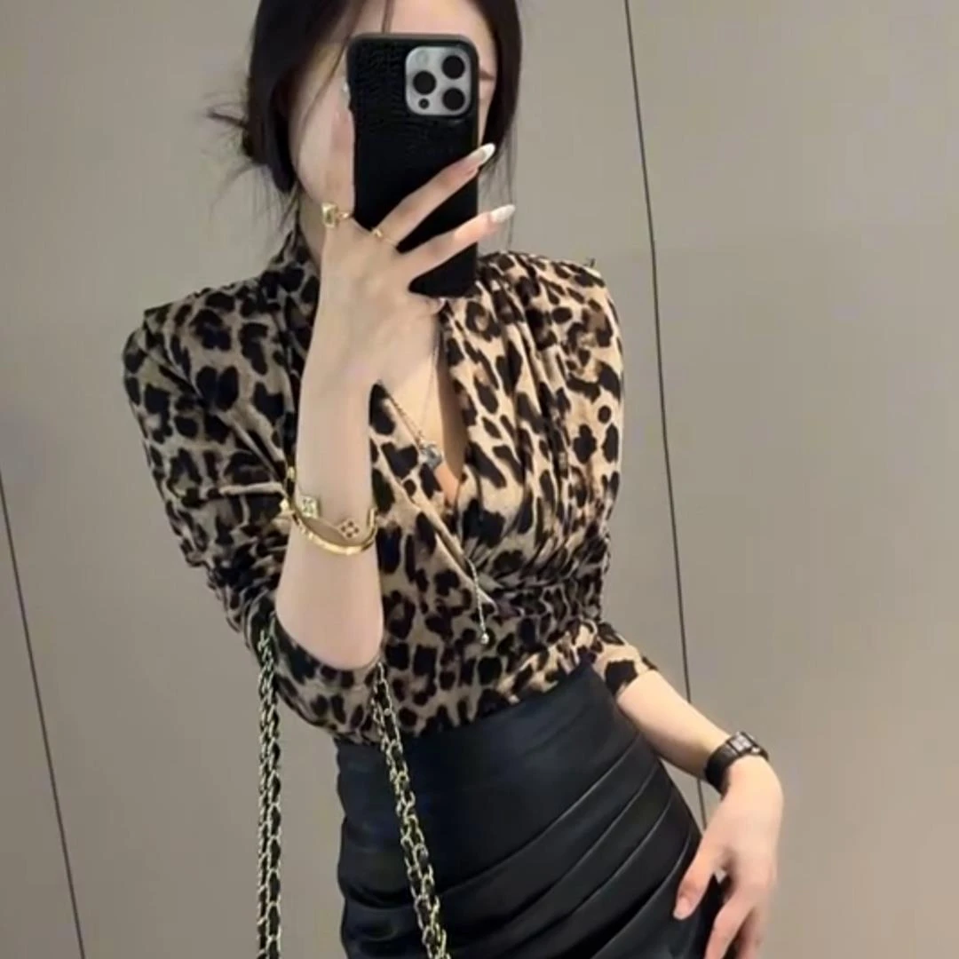 欧货豹纹深V领长袖衬衫女2025年秋季新款显瘦高级感气质绝美衬衣