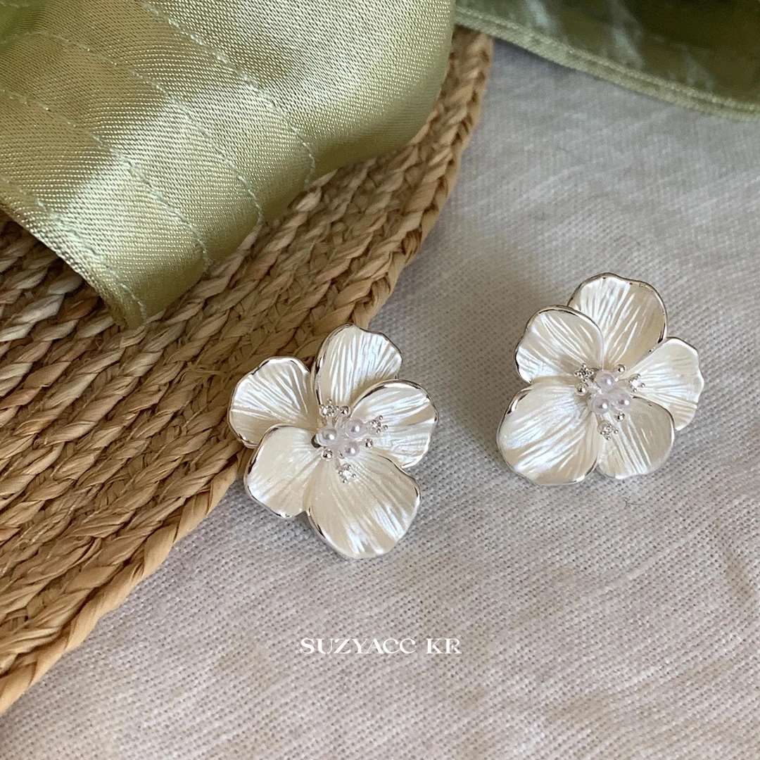 Suzyacc Kr 合金合成锆石耳饰 金属锆石花朵耳环高级感耳钉E2695