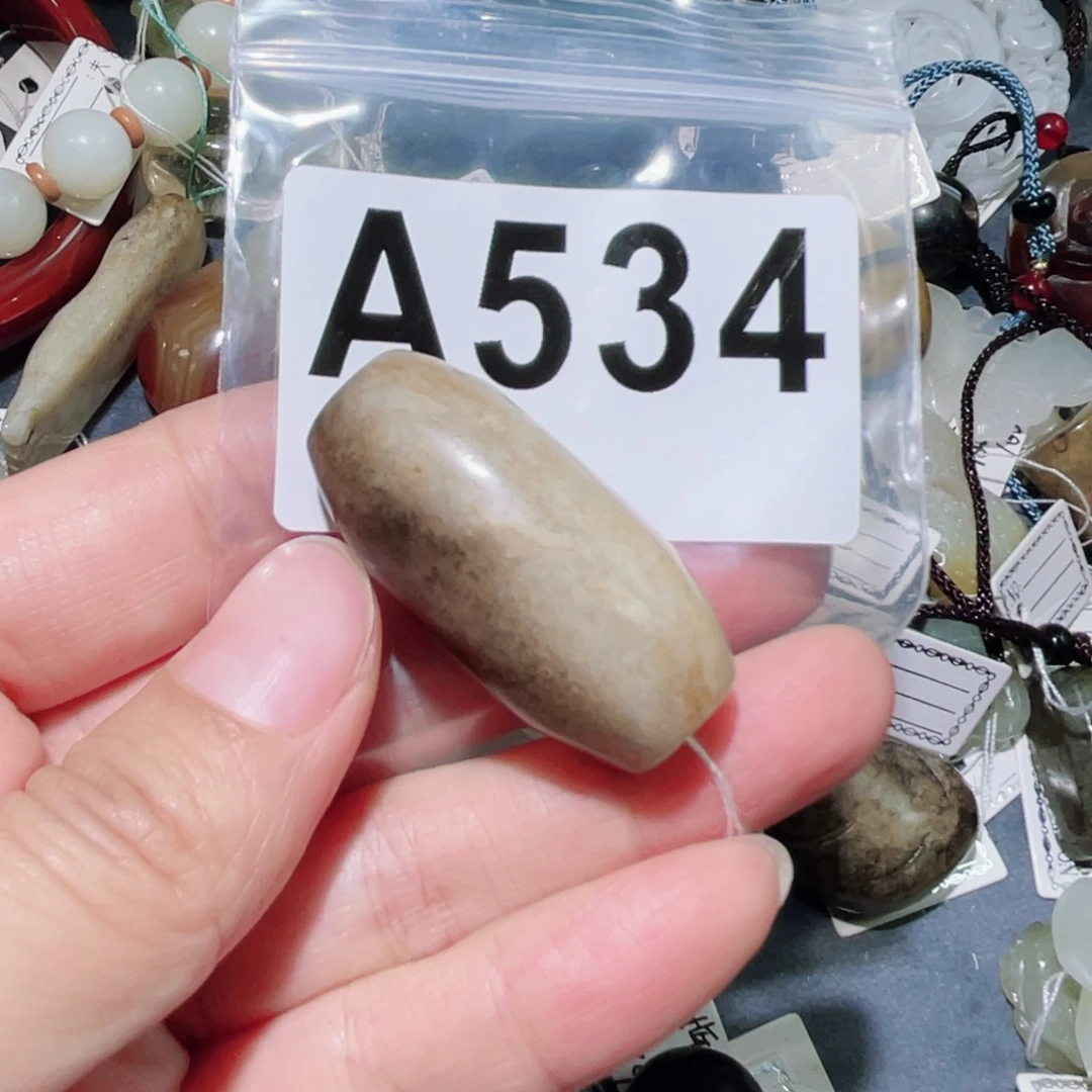 和田玉未镶嵌颈饰博**雅