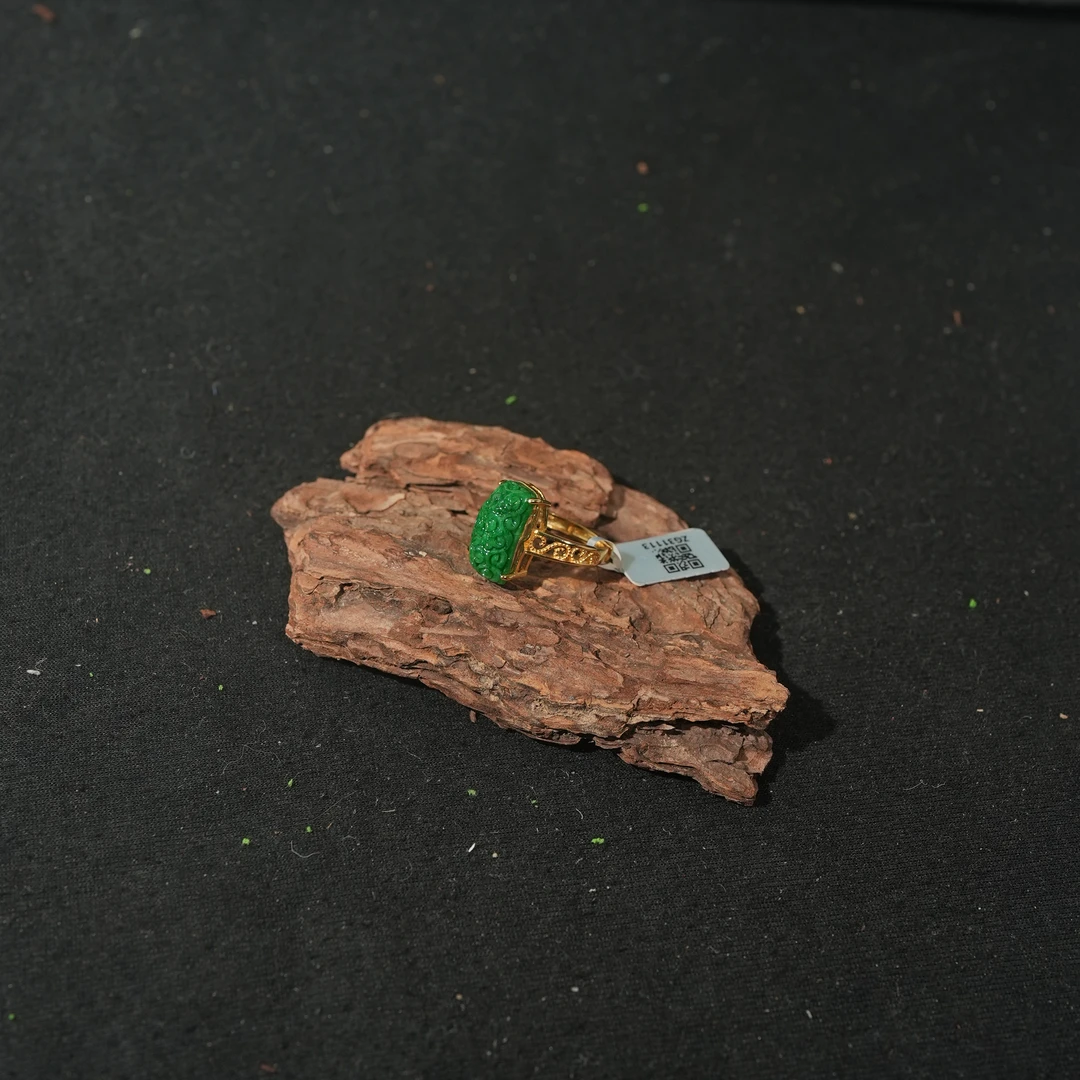 12.13香港王老板-翡翠戒指1k350