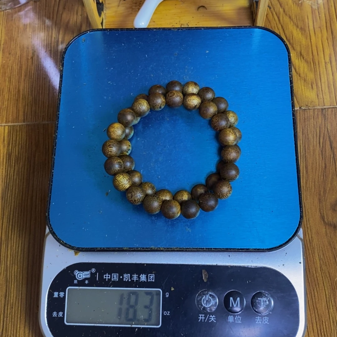 傲***雪沉香碎屑沉香陆河卡1.0单圈2串18克➕