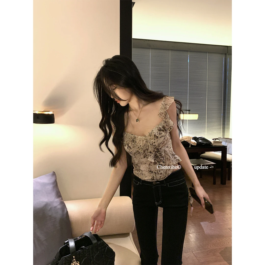 何晨曦 无袖豹纹荷叶边短款雪纺衫2025新款显瘦露肩小上衣 T0977C