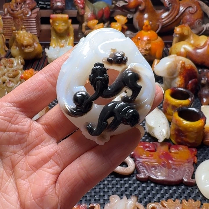 和田玉挂件未镶嵌无****）