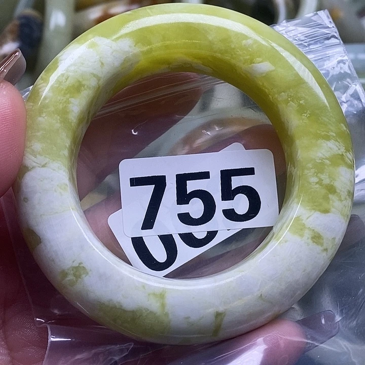 多***菜蛇纹石玉未镶嵌手镯