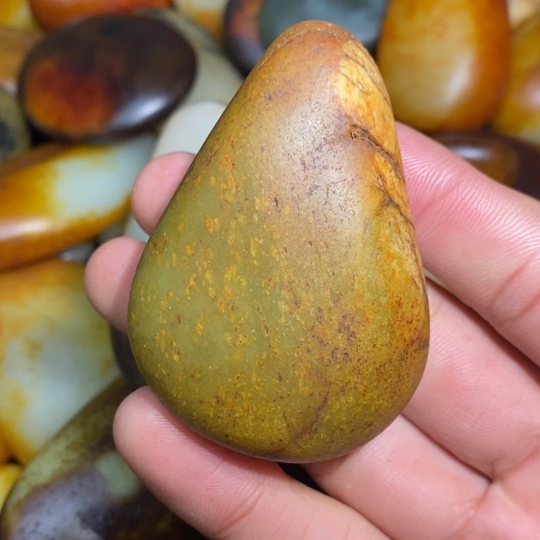 和田玉未镶嵌珠宝奇石