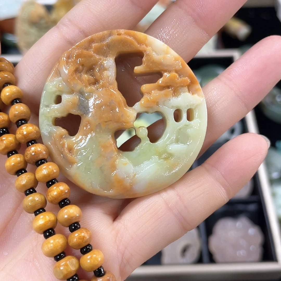 蛇纹石玉颈饰未镶嵌