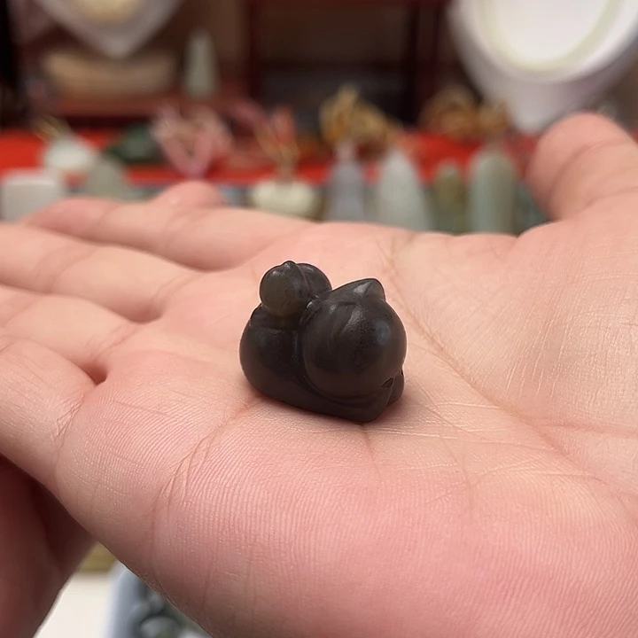 颈饰未镶嵌和田玉趴趴猫
