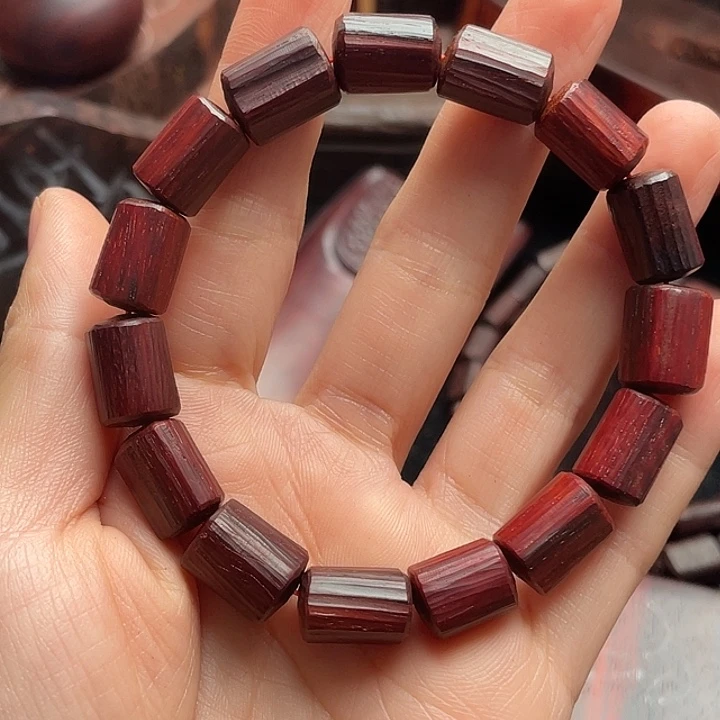 檀香紫檀（小叶紫檀）藏切鸡血红金星泥料