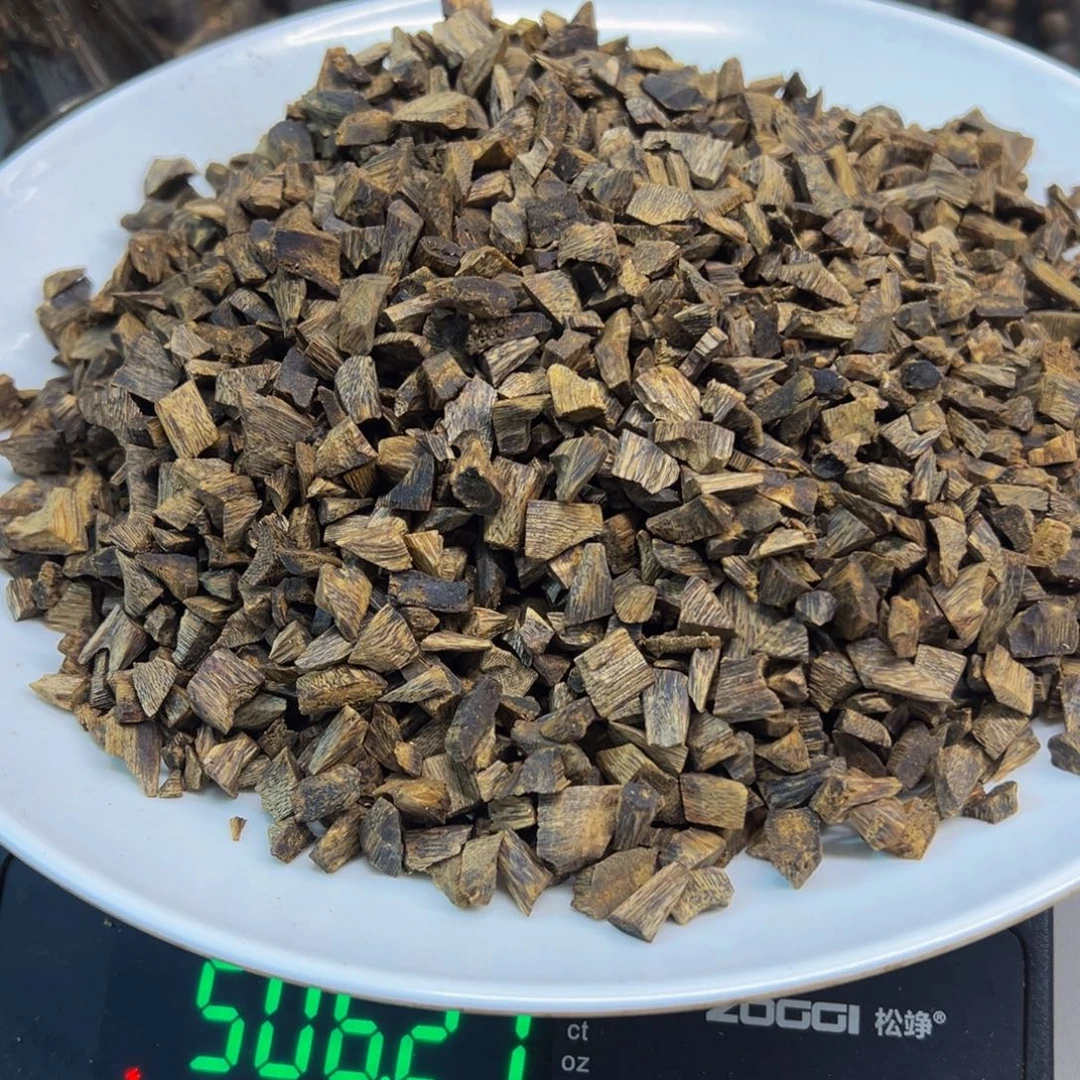 沉香沉香碎屑九九沉海南红金倪100克