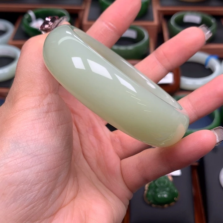 和田玉手镯59圈口未镶嵌