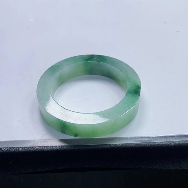 欧***玲定制翡翠未镶嵌翡翠