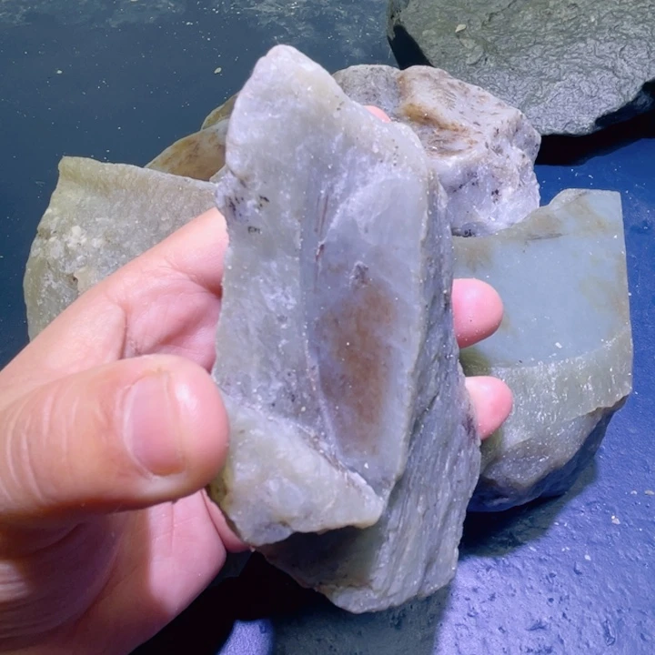 和田玉未镶嵌珠宝半成品