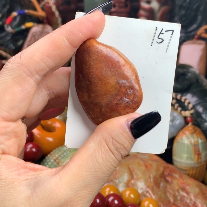 未镶嵌透闪石质玉珠宝奇石