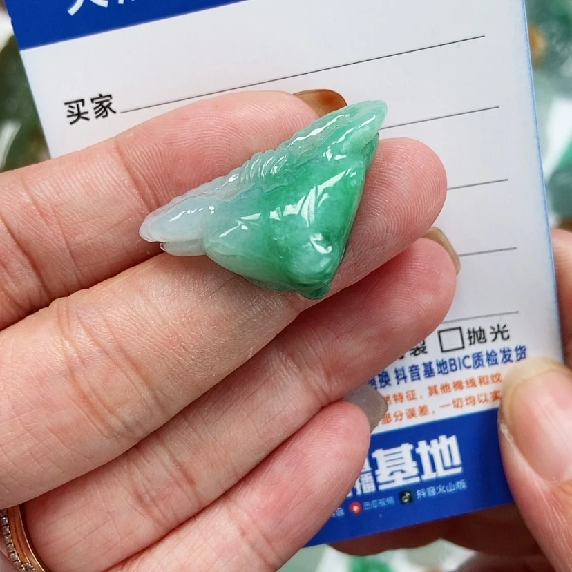 【闪购商品】翡翠颈饰未镶嵌领头羊