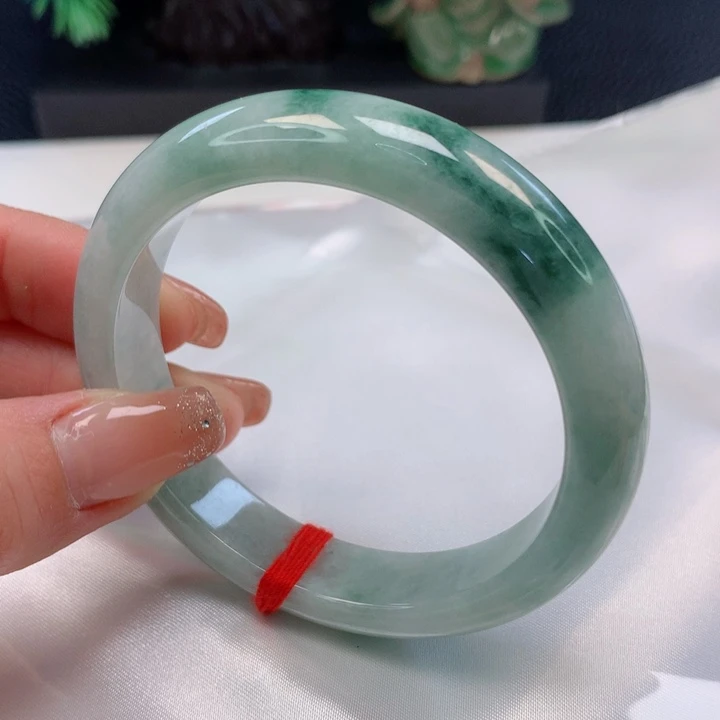 翡翠手镯未镶嵌57。58