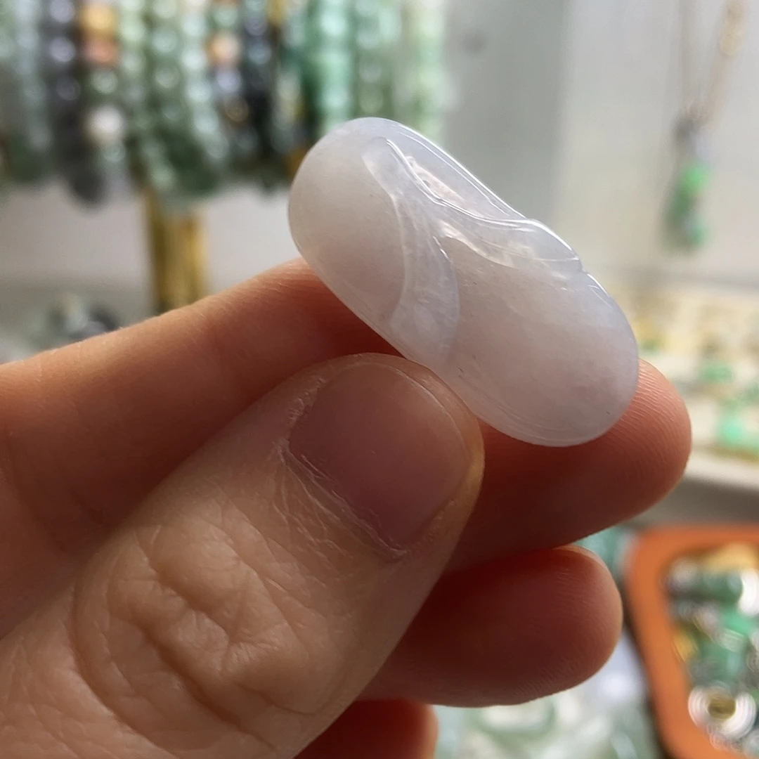 翡翠未镶嵌颈饰05