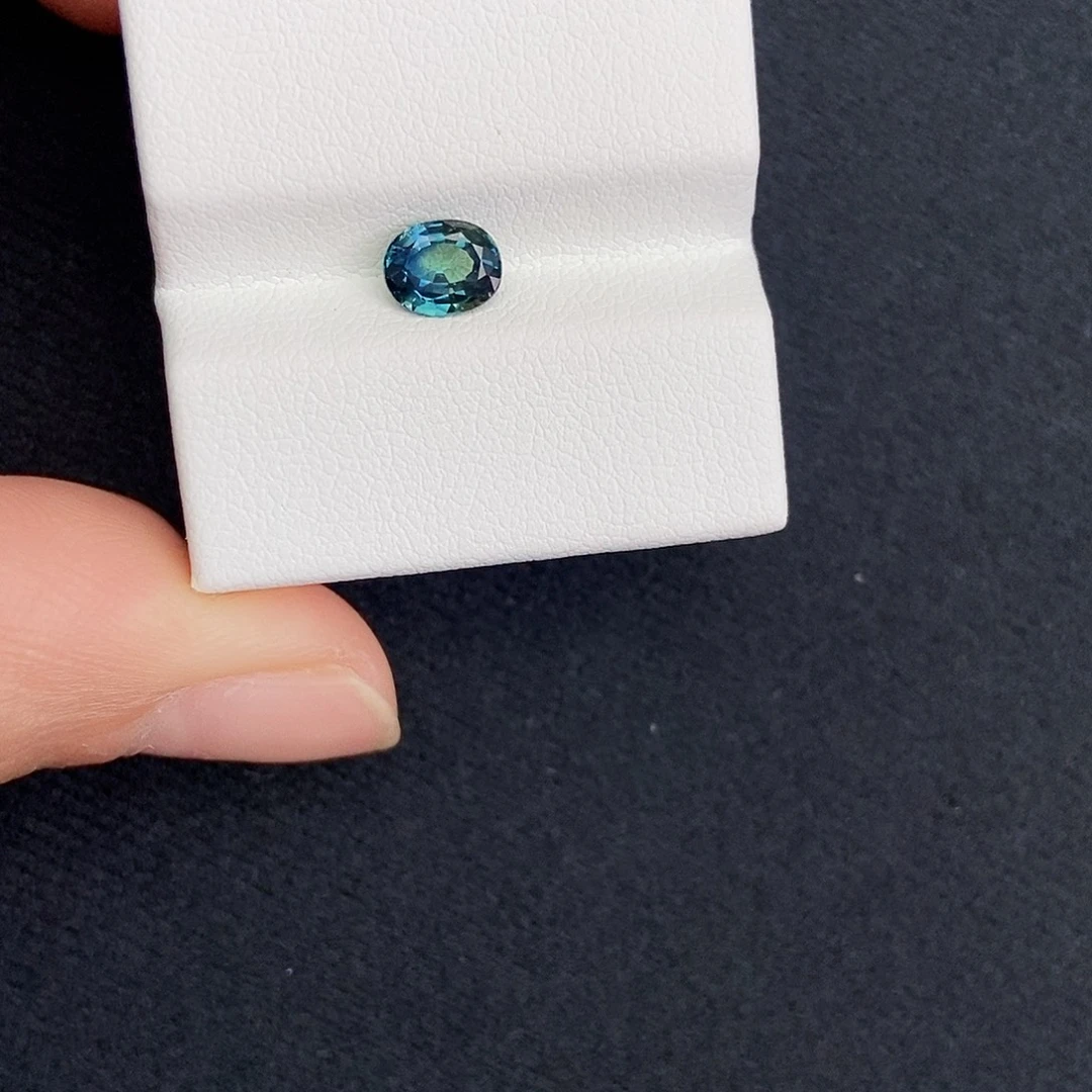 蓝宝石裸石0.87 ct
