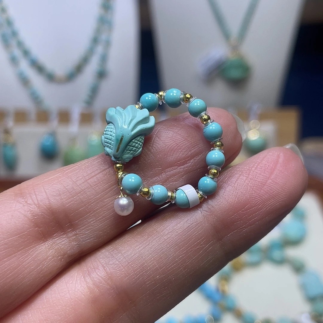 绿松石18K金镶嵌戒指