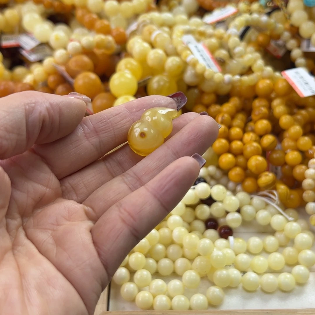 琥珀珠宝奇石未镶嵌