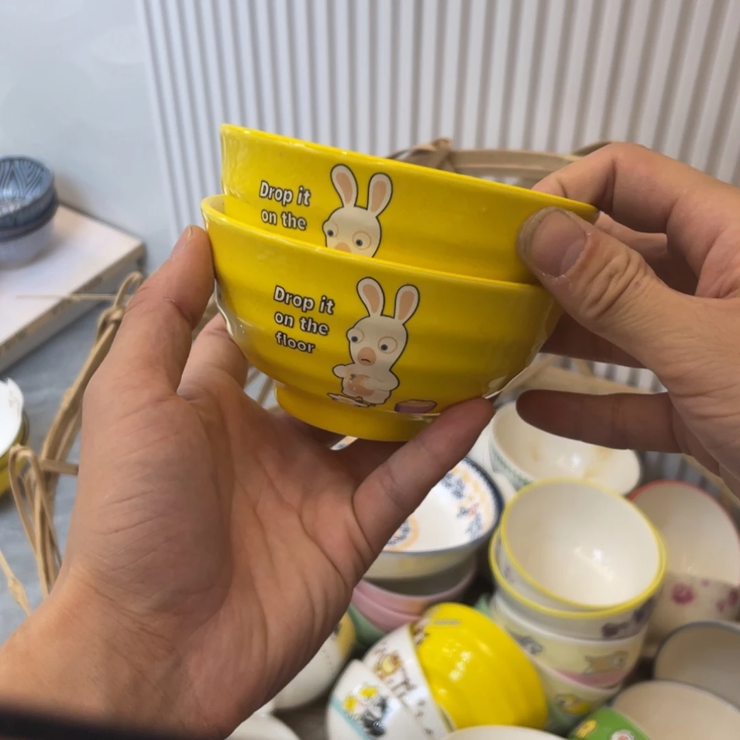 陶瓷微瑕餐具介意勿拍，满18飞！