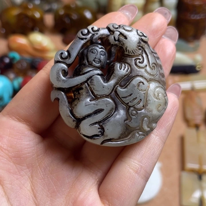 蛇纹石玉未镶嵌颈饰