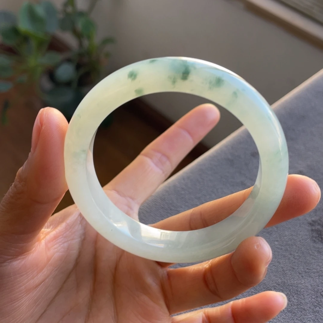 翡翠未镶嵌手镯飘花