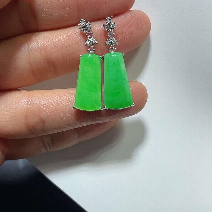 翡翠耳饰18K金镶嵌绿方牌