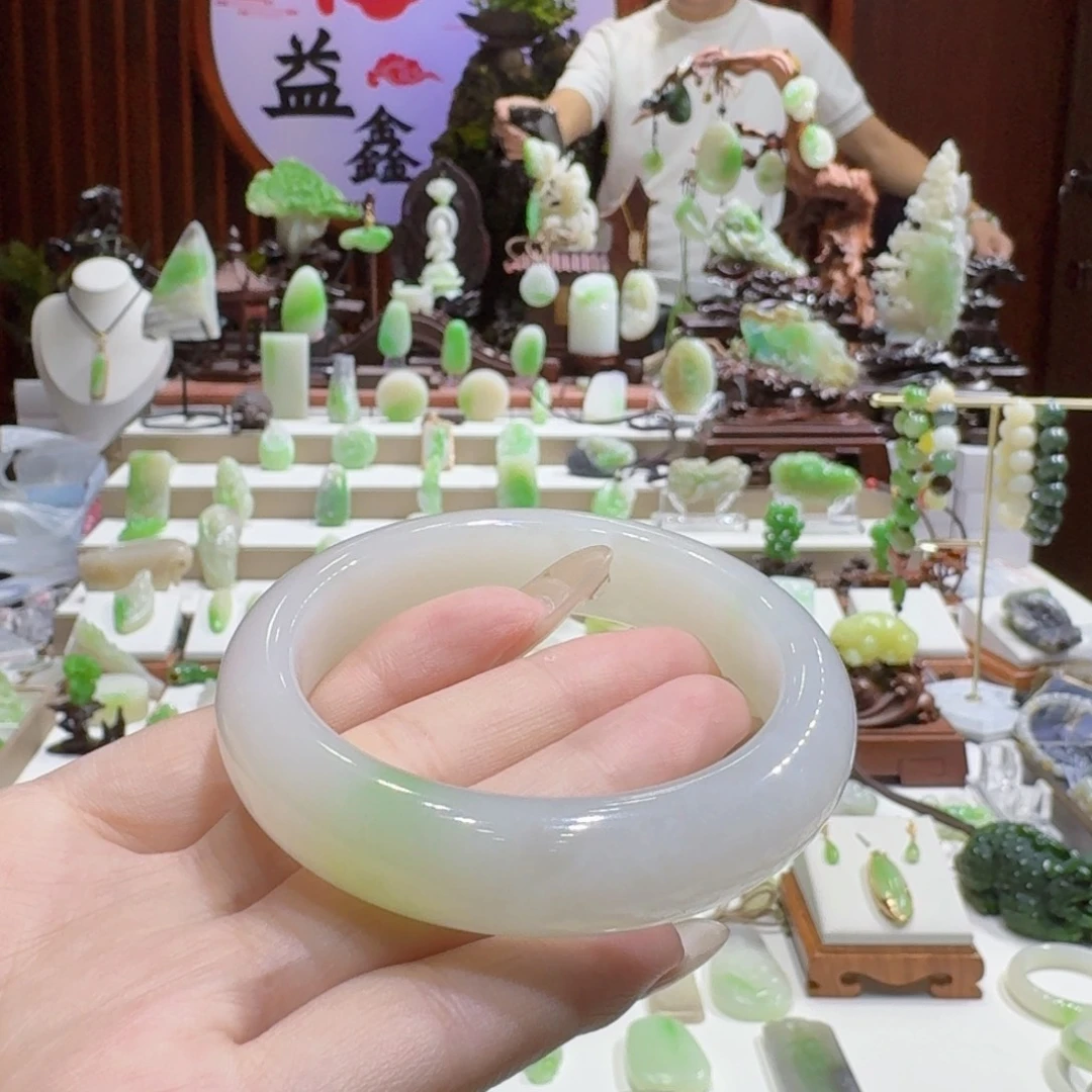 未镶嵌手镯和田玉（翠青玉）翠青5556