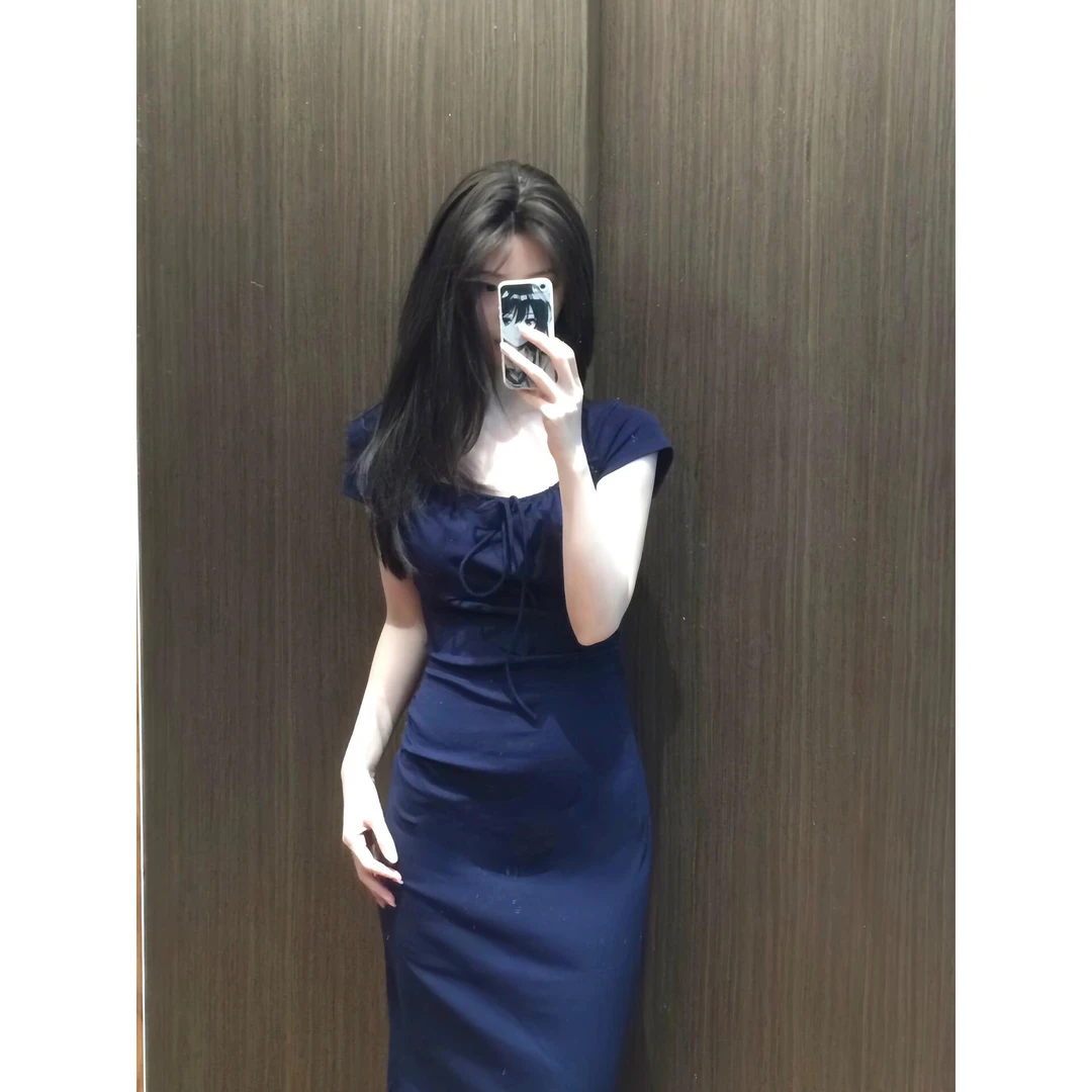 田心蓝蓝 高级感长裙收腰显瘦方领辣妹气质连衣裙女2025新款春夏