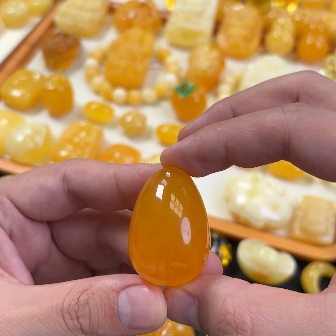 蜜蜡未镶嵌裸石水滴