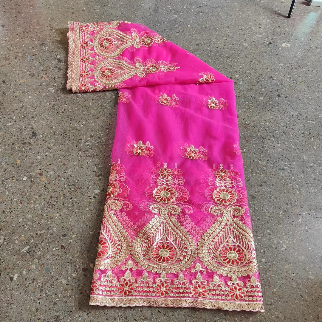 新疆舞蹈演出服网纱绣花亮片刺绣布料民族服维族大摆飘逸舞裙布料