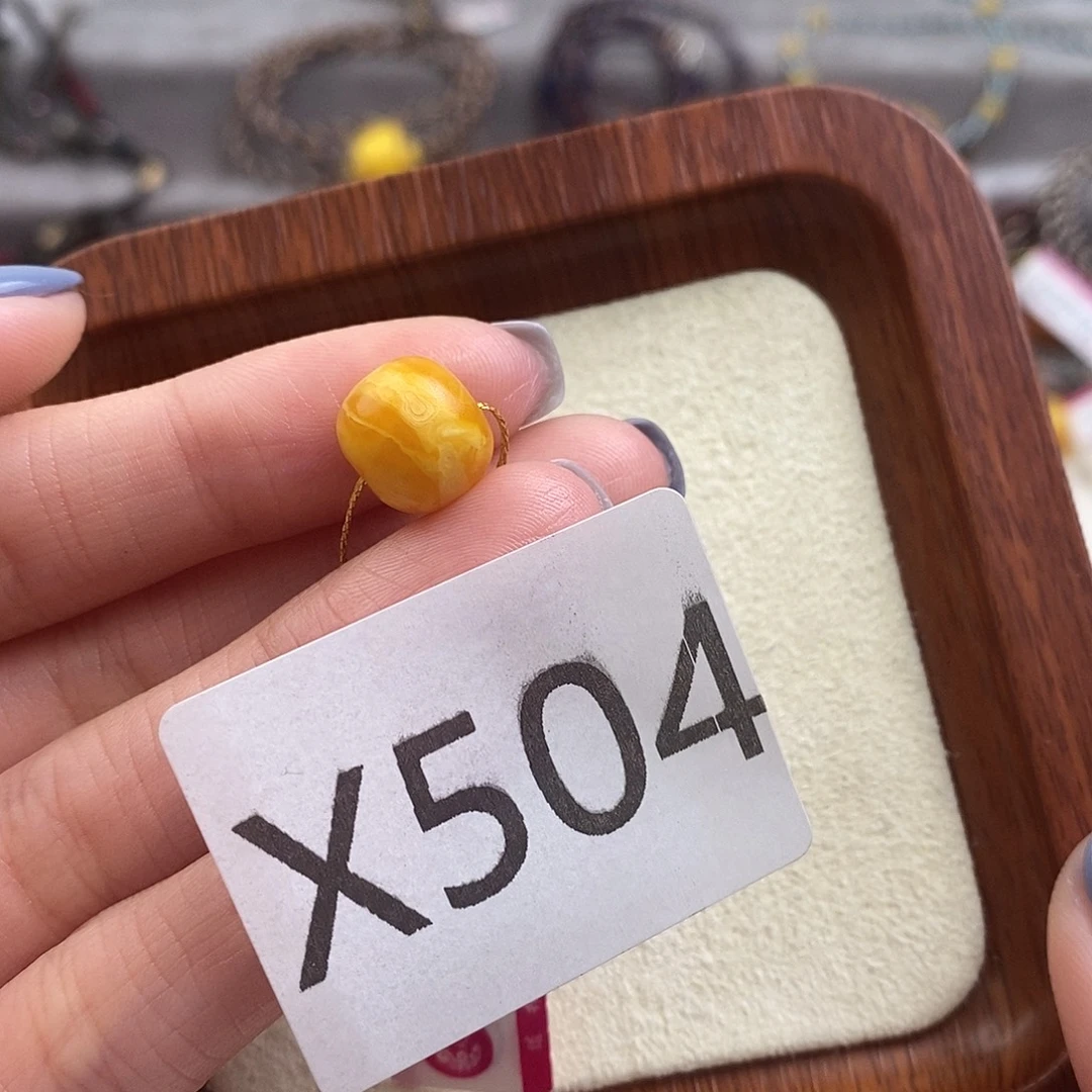 蜜蜡未镶嵌珠宝奇石