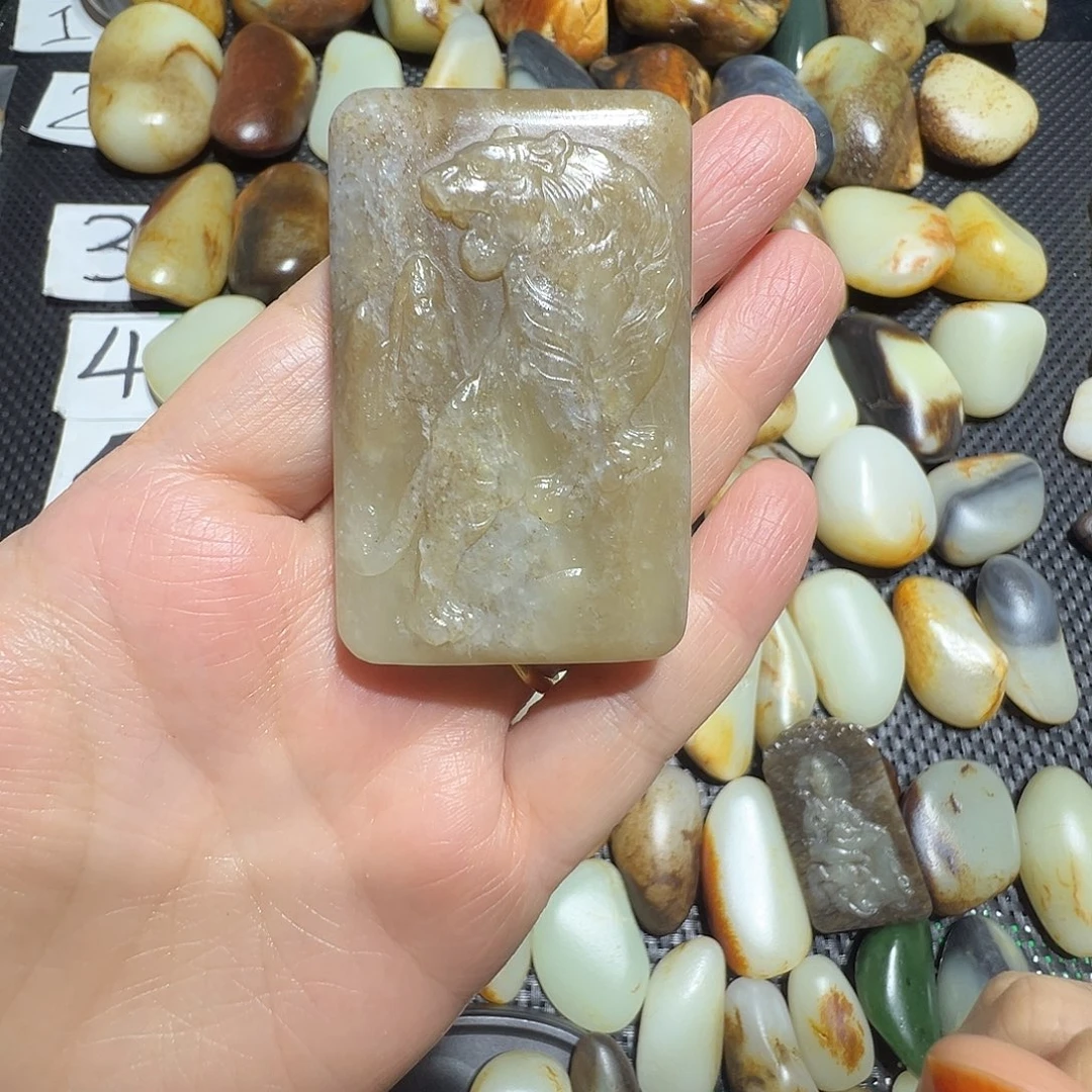 未镶嵌和田玉（糖玉）挂件