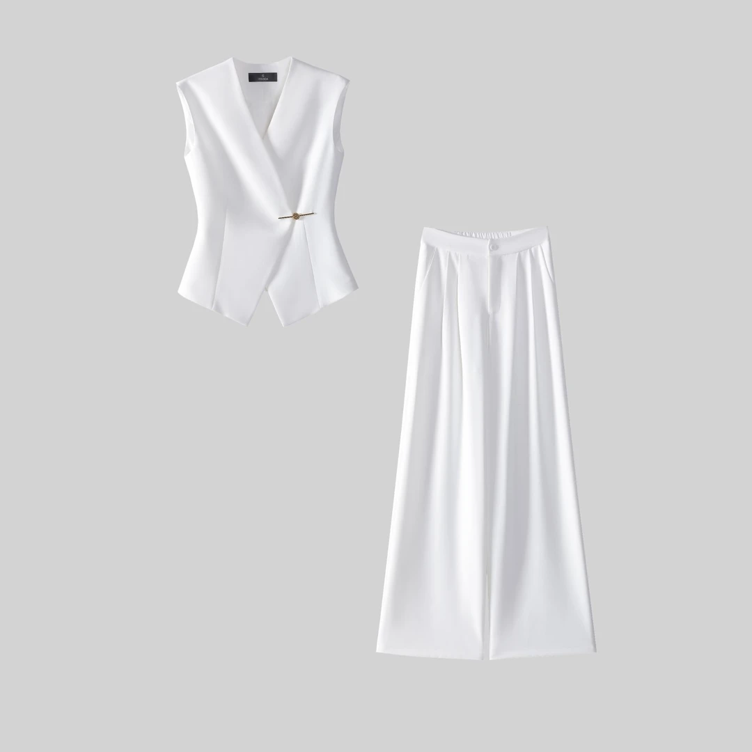 〈纪朵研〉1119夏季新款高端气质减龄显瘦马甲西装短裤时尚两件套