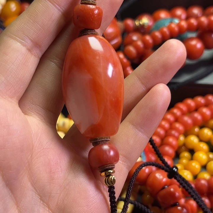 颈饰琉璃一**花琉璃……………