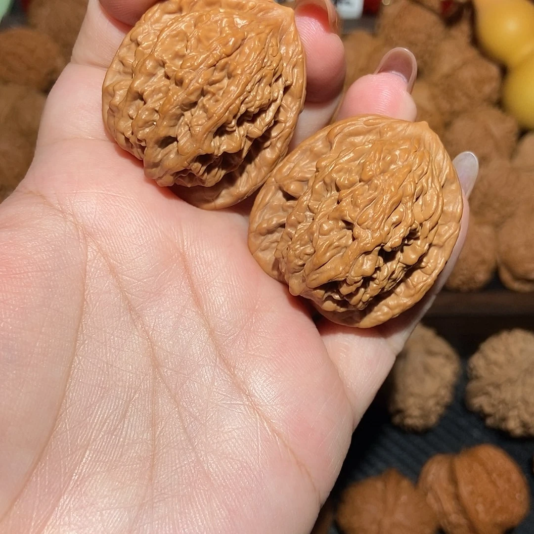 文玩核桃吊坠虎头37