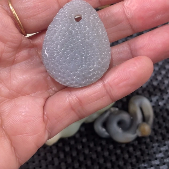 和田玉（糖玉）颈饰未镶嵌?*墨