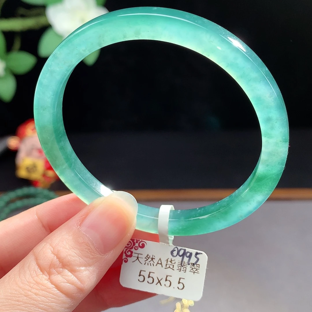 未镶嵌手镯（圆镯）翡翠