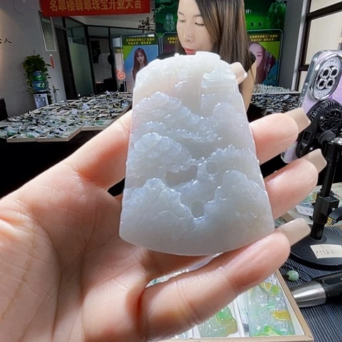 颈饰未镶嵌翡翠一个