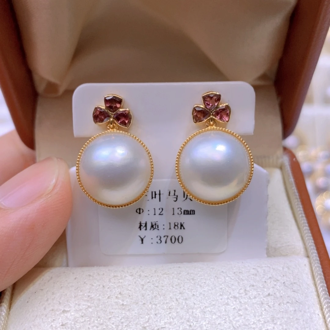 耳饰18K金镶嵌拼合珍珠（马贝珠）