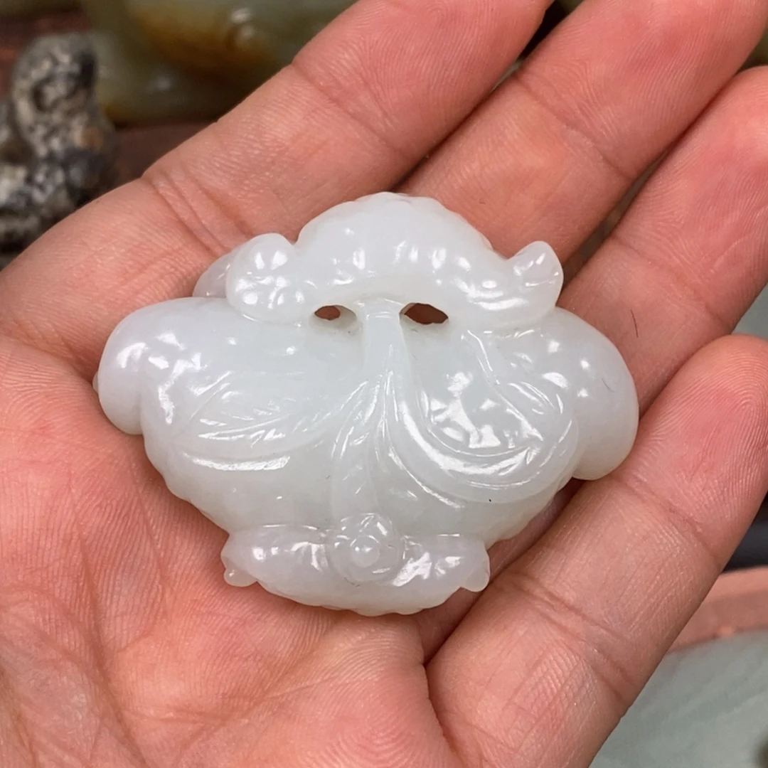 *****非常精美得脖挂件