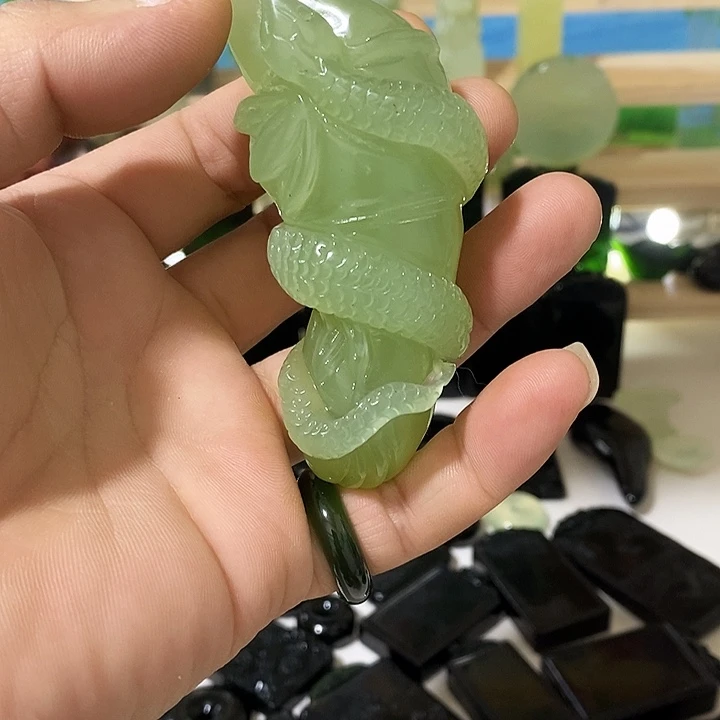 岫玉未镶嵌手把件