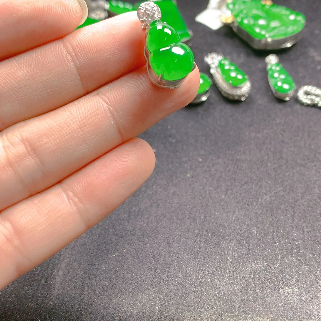 颈饰银S925镶嵌翡翠翡翠