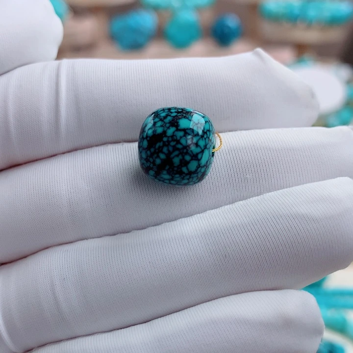 绿松石未镶嵌挂件