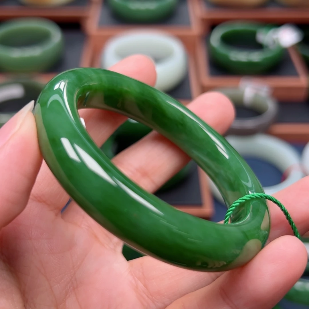 未镶嵌手镯和田玉（碧玉）